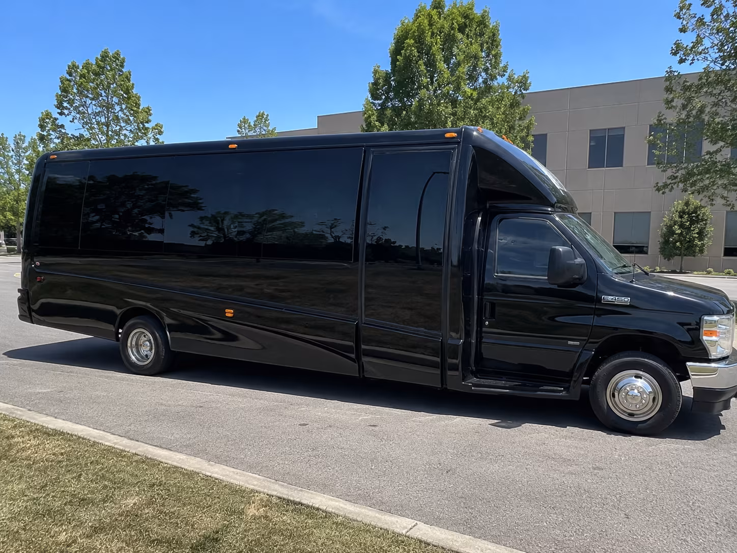 bachelorette party bus rentals for drag shows late night clubs and sunrise last calls