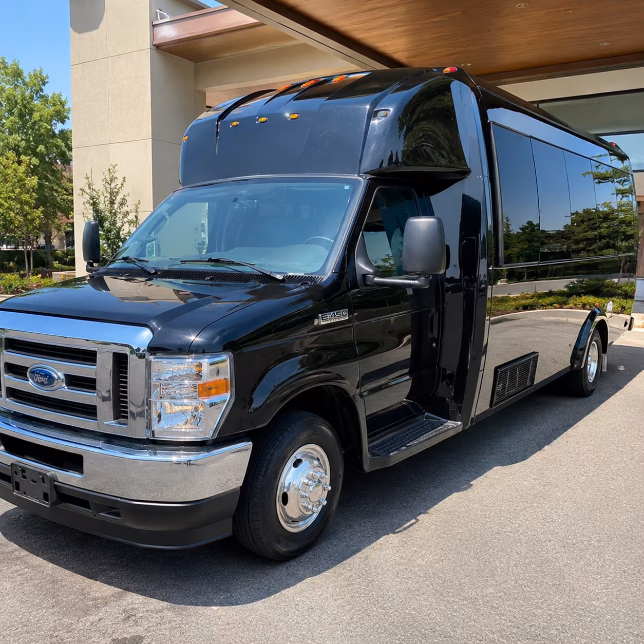 group hotel shuttle buses between mia and south florida hotels