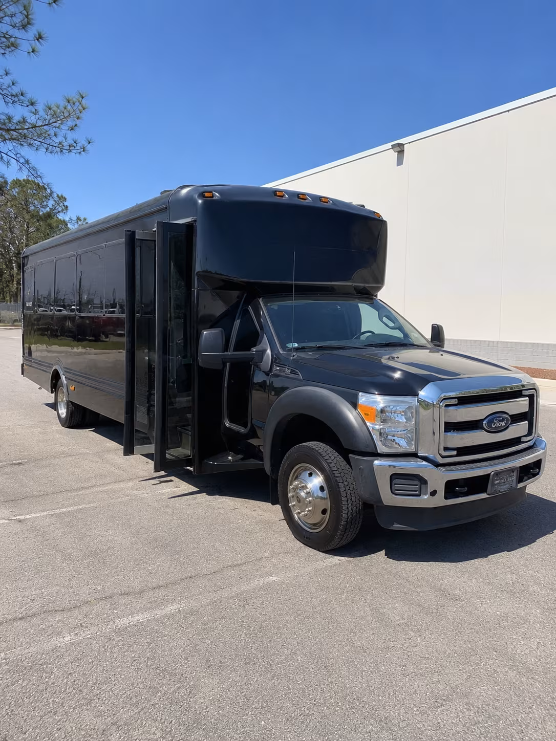 how bus type and group size affect bus rental rates in miami