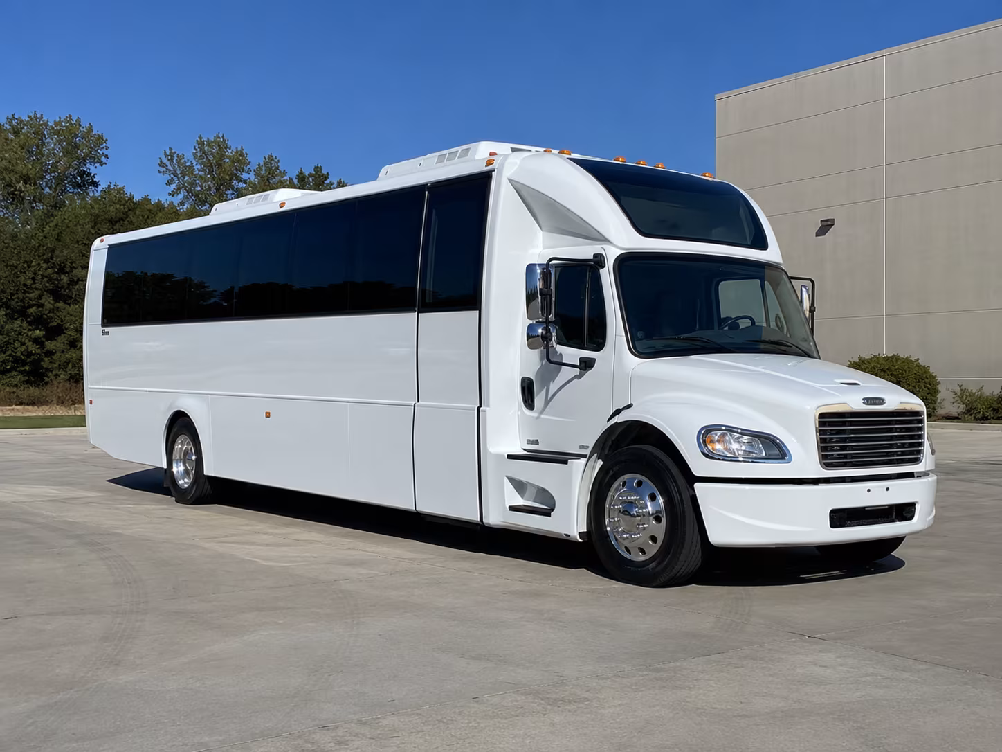 miami 28 passenger party bus
