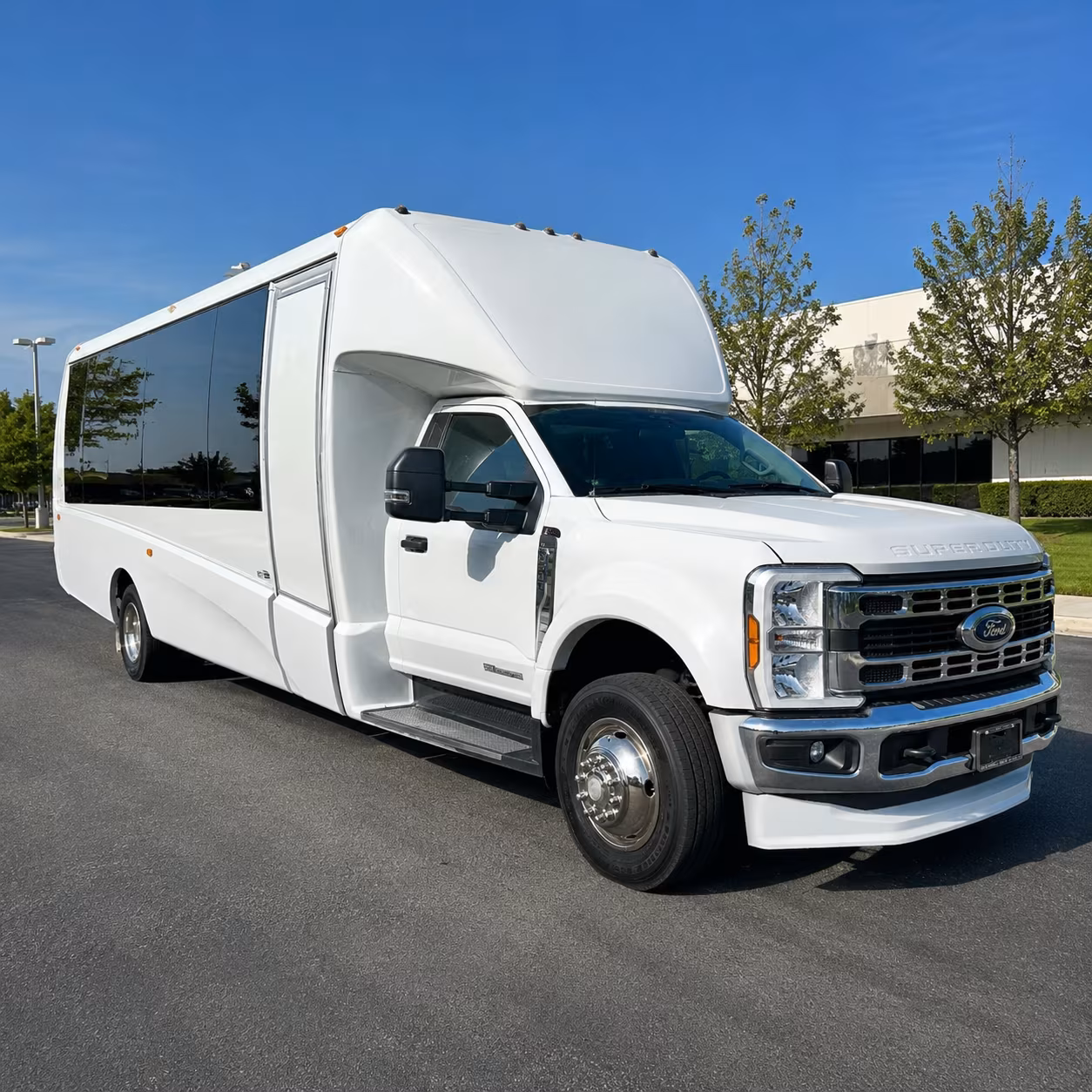 minibuses for zoo miami and nature based field trips