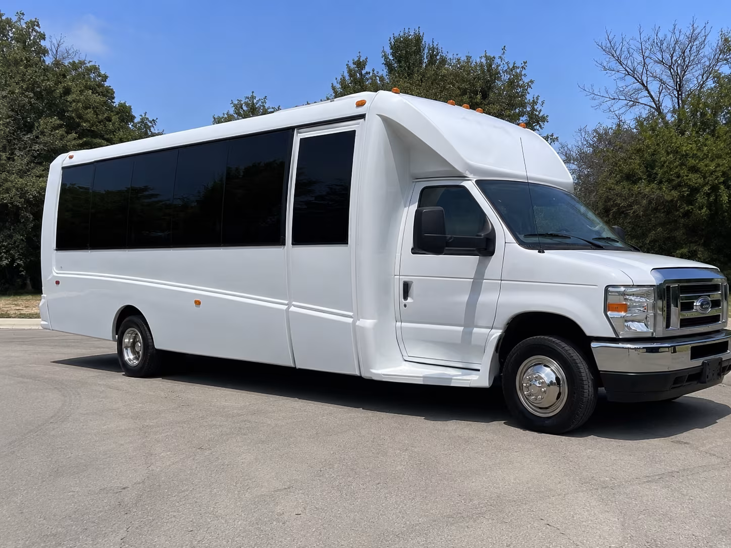 music festival bus rentals for groups heading to wynwood and the design district